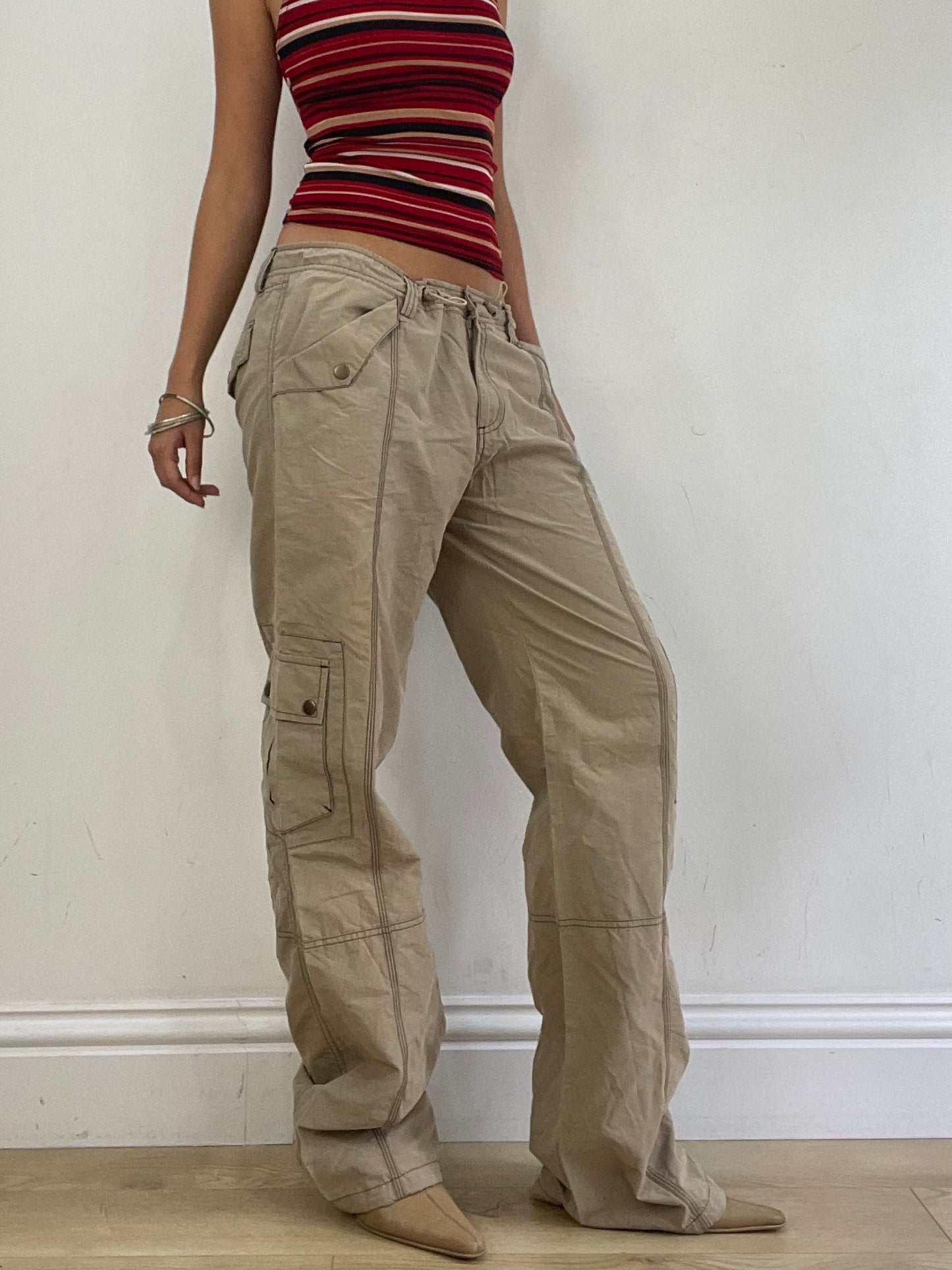 VINTAGE PICKS | medium tan low waisted cargo trousers
