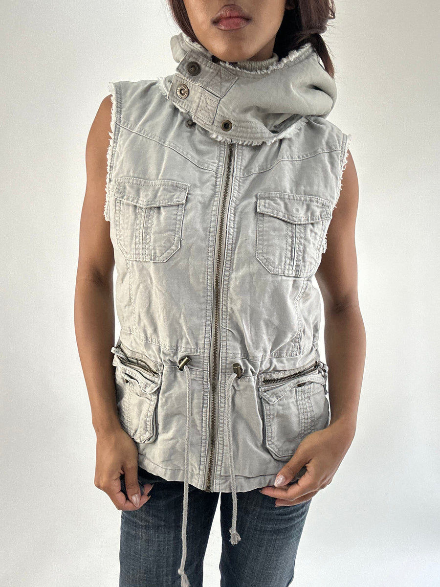 WINTER FAVOURITES | Gilet cinzento de peixe médio com faux fur lining
