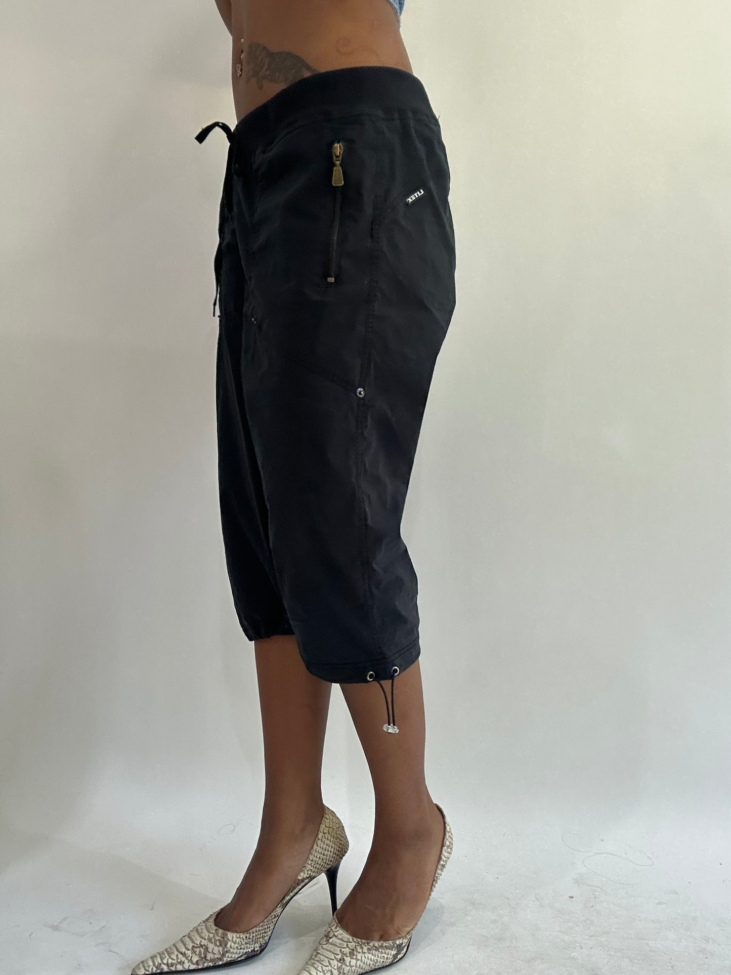 wag drop | medium black cropped cargo style trousers
