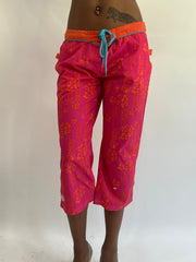 beach drop | Capa de cor rosa com cortinas capri