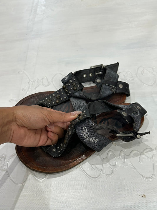 vintage edit: fashion week | UK6 black replay gladiator sandals