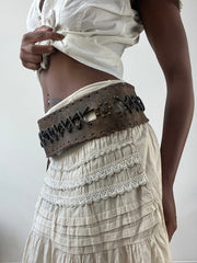 BEST PICKS | couleur: marron · article: ceinture · détails: oversize + pompons + détail