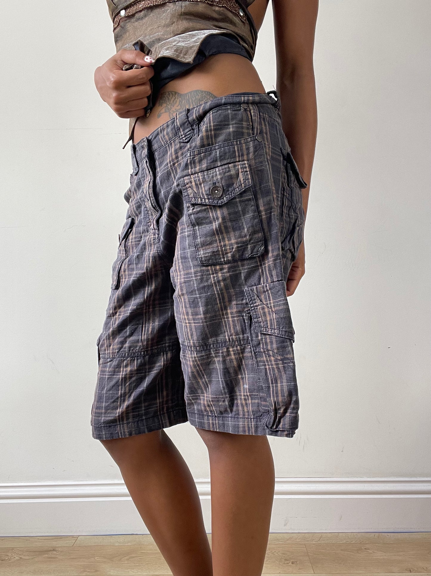 vintage edit twenty-nine | medium plaid oversized shorts