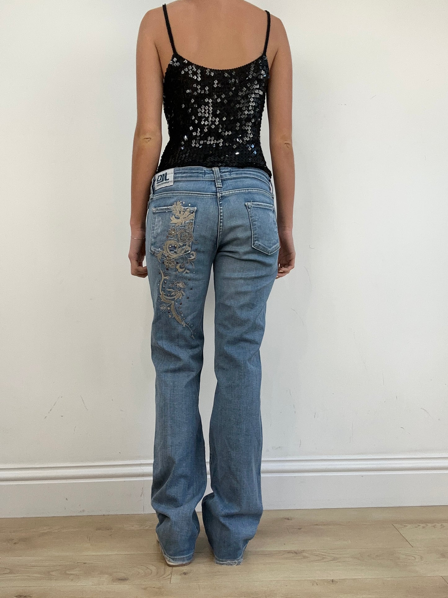 vintage edit eleven | medium light wash jlo jeans