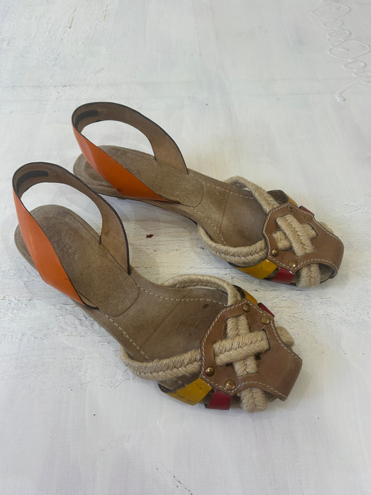 SATC drop | UK 6 beige prada kitten heels with orange details
