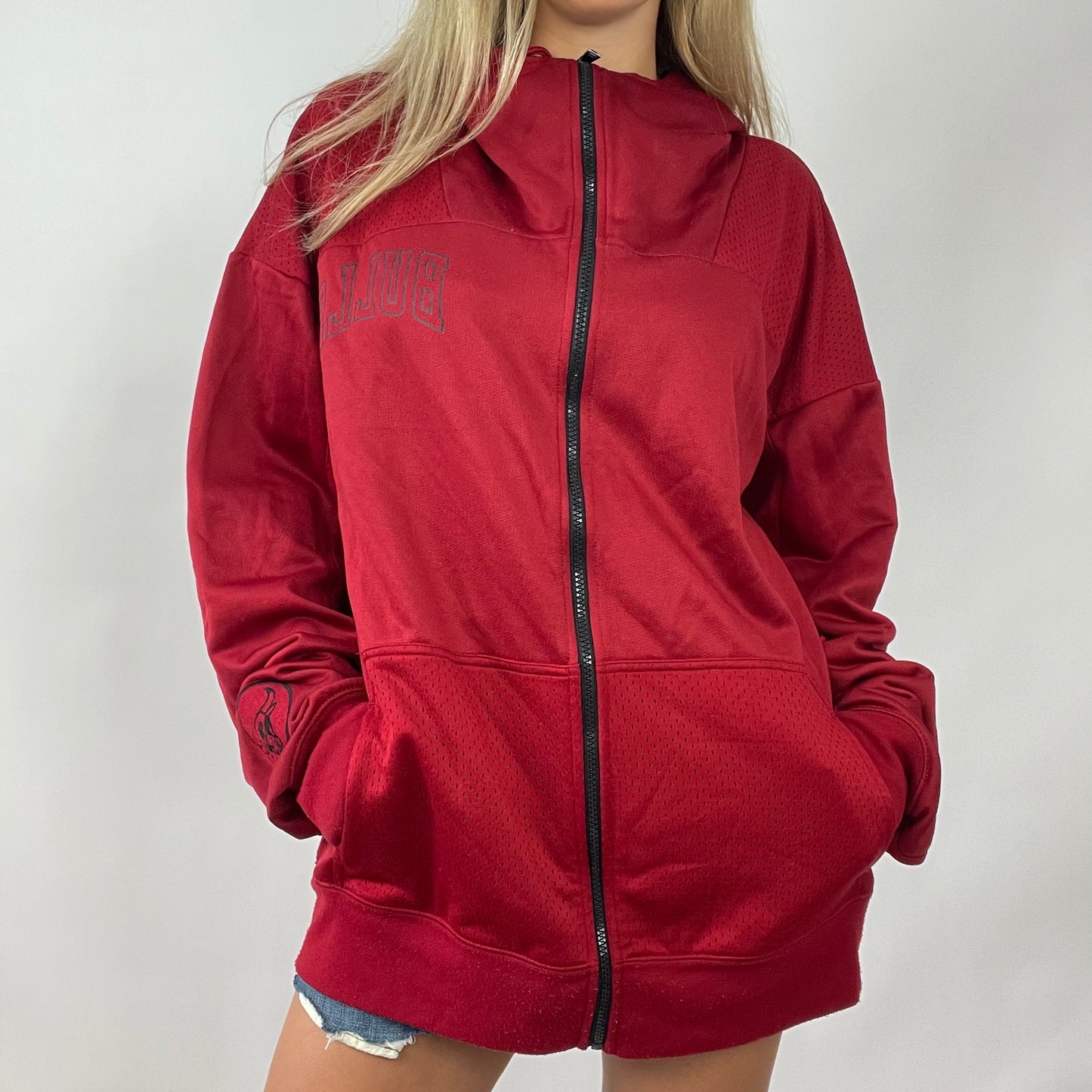 HAILEY BIEBER DROP | XXL red chicago bulls hoodie