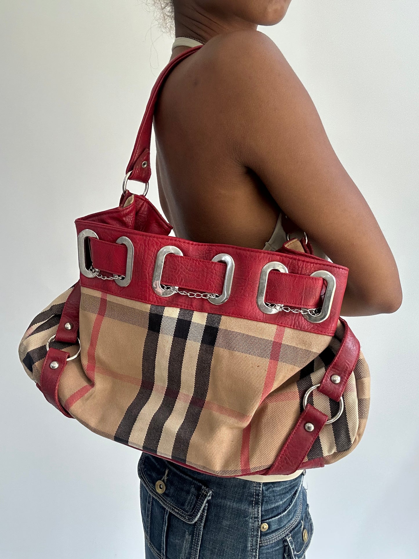 summermaxxing drop | red novacheck burberry حقيبة اليد
