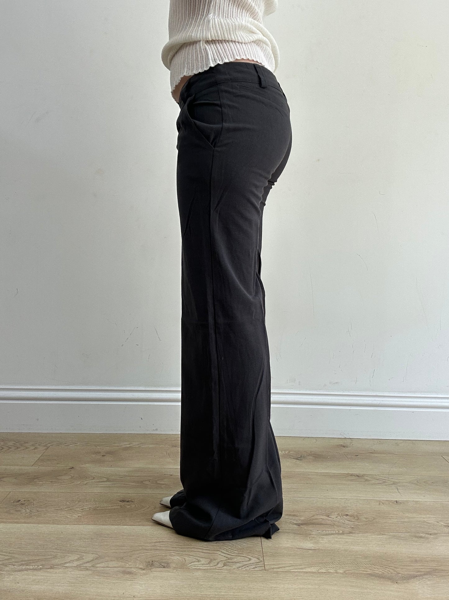 ‼️ | grey straight leg trousers