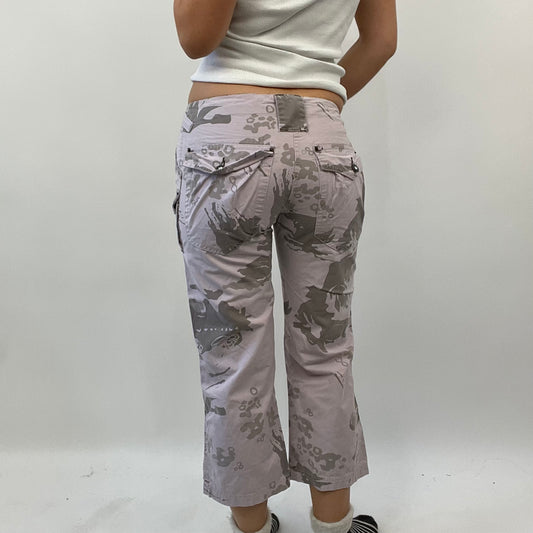 BEST PICKS | small pink camo print 3/4 length cargo trousers