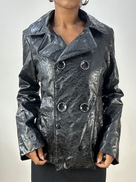 vintage edit: halloween | taille: M · couleur: noir · article: veste · détails: imitation + effet crocodile + motif
