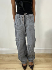 BEST PICKS | taille: M · couleur: gris · article: pantalon · détails: style cargo + intégré + à nouer + taille
