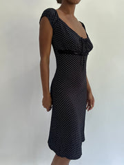 french summer drop | taille: S/M · couleur: noir · article: robe · détails: fleuri + longueur midi