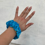 💻⭐️ | الزرقاء الضوئية Velvet Scrunchie