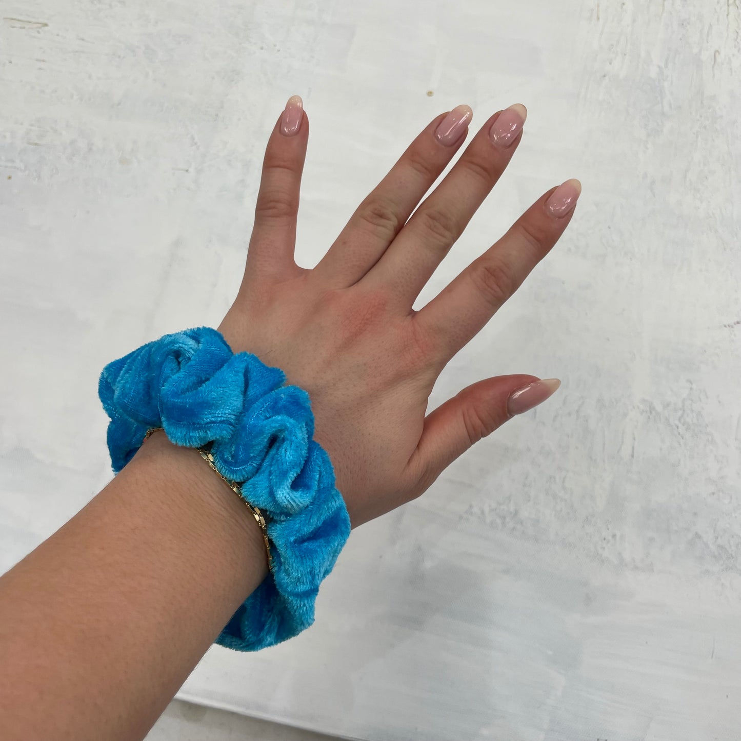 💻⭐️ | bright blue velvet scrunchie