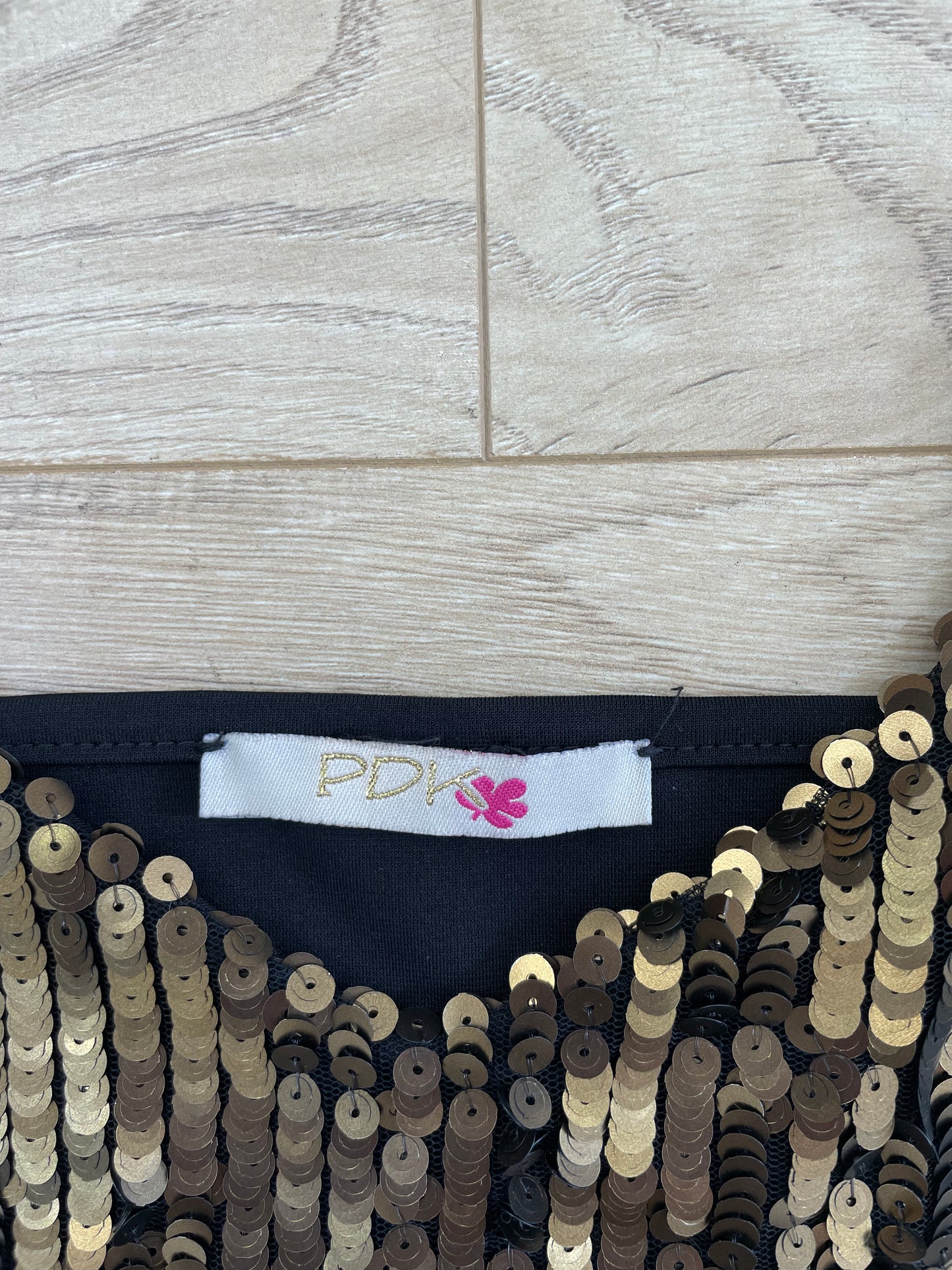 VINTAGE PICKS | medium gold sequin cami top