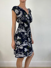 BEST PICKS | small navy and white paisley print dress
