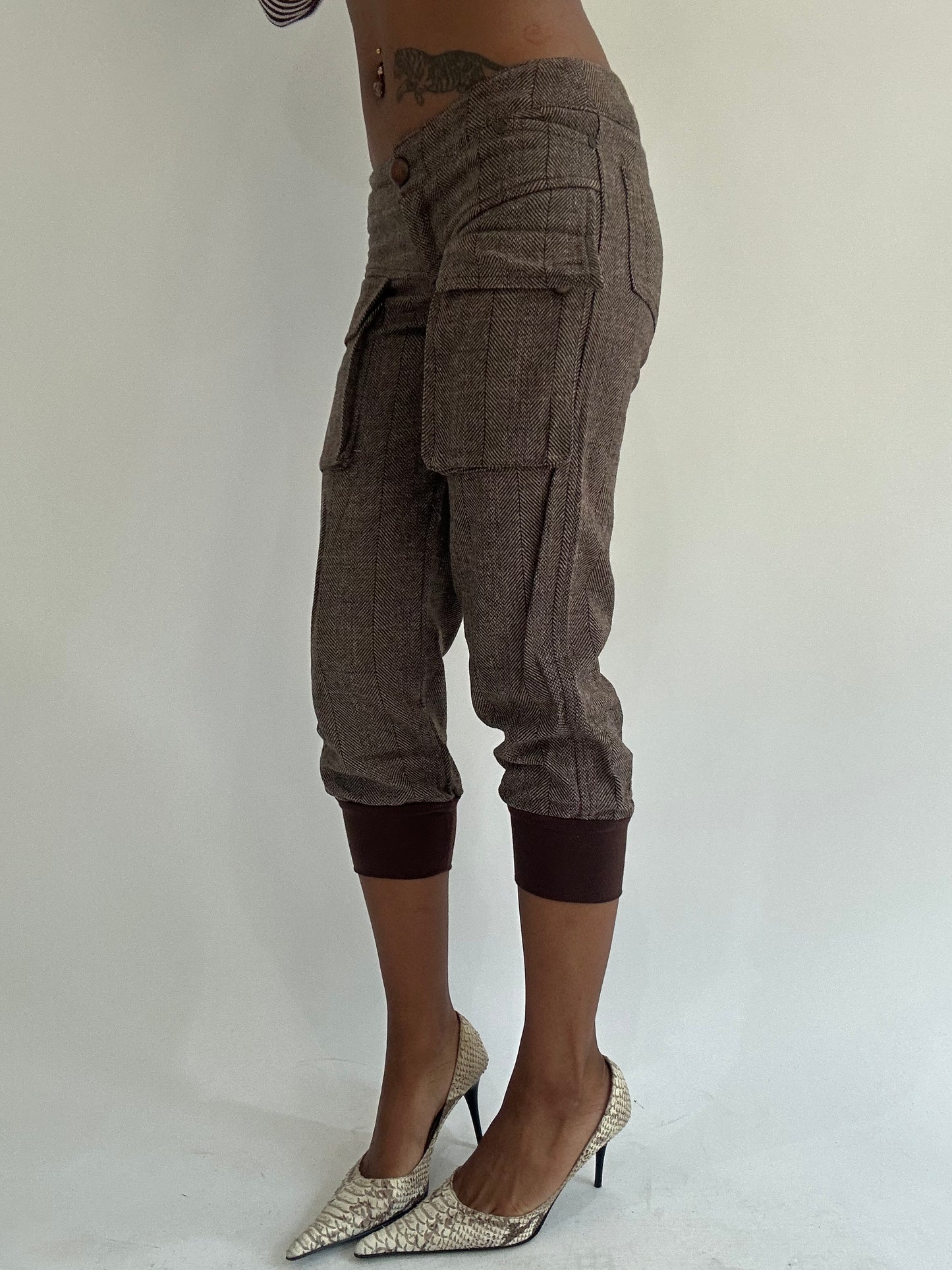 ‼️ | dark brown tweed style capri
