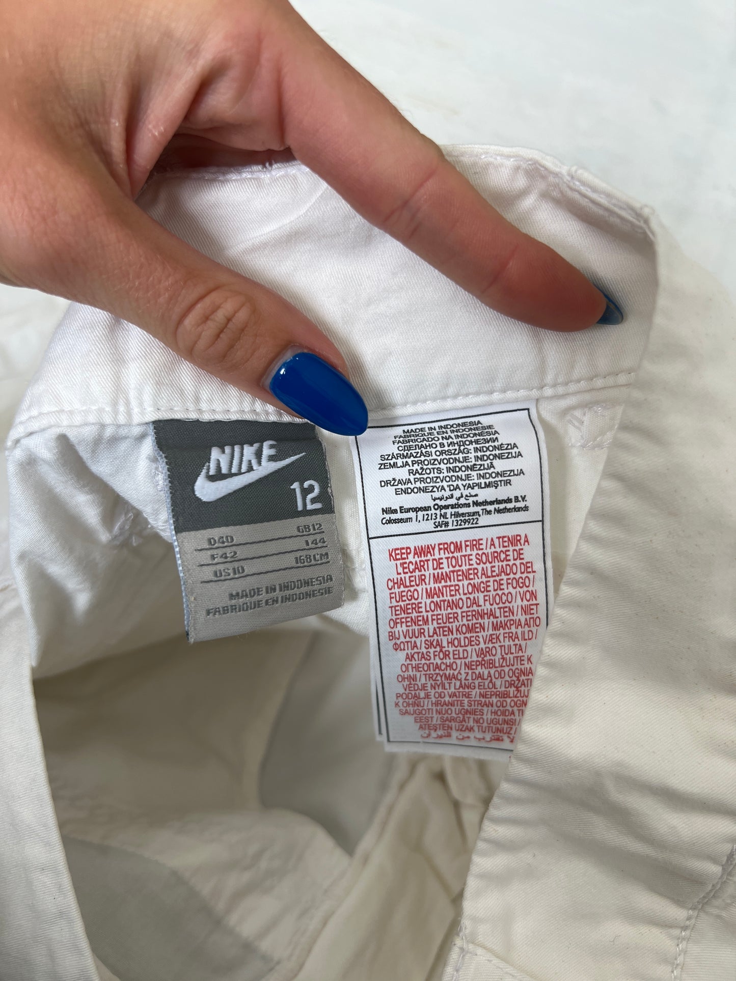 FRUITY DROP | smallwhite nike 3/4 length pants