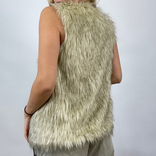 💚 CHALET GIRL DROP | small faux fur gilet