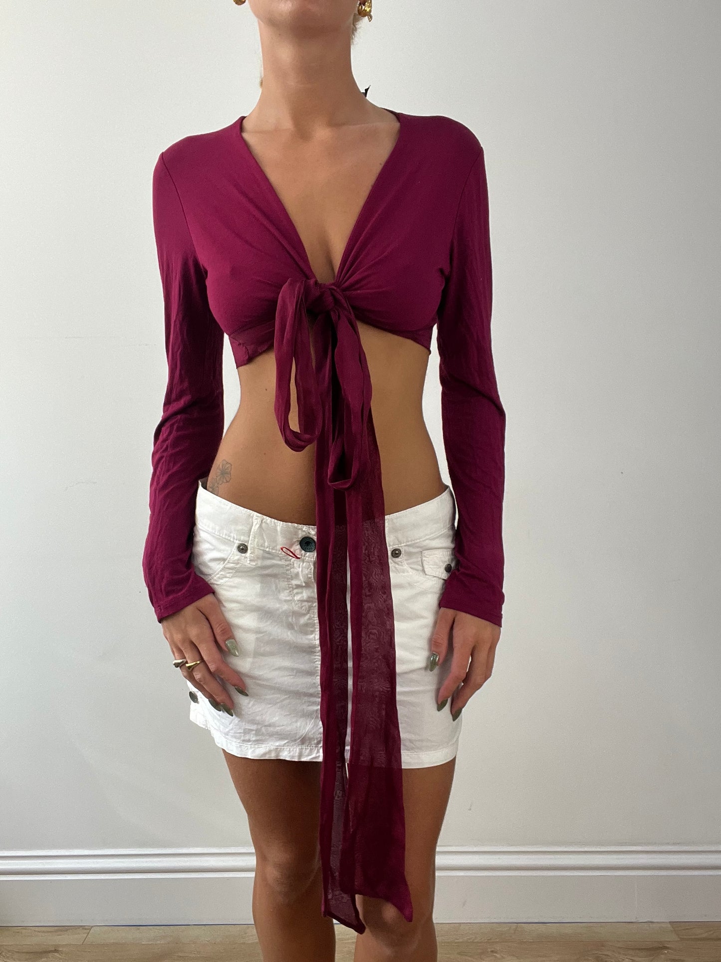 GIRLBAND DROP | small burgundy long sleeve tie front top