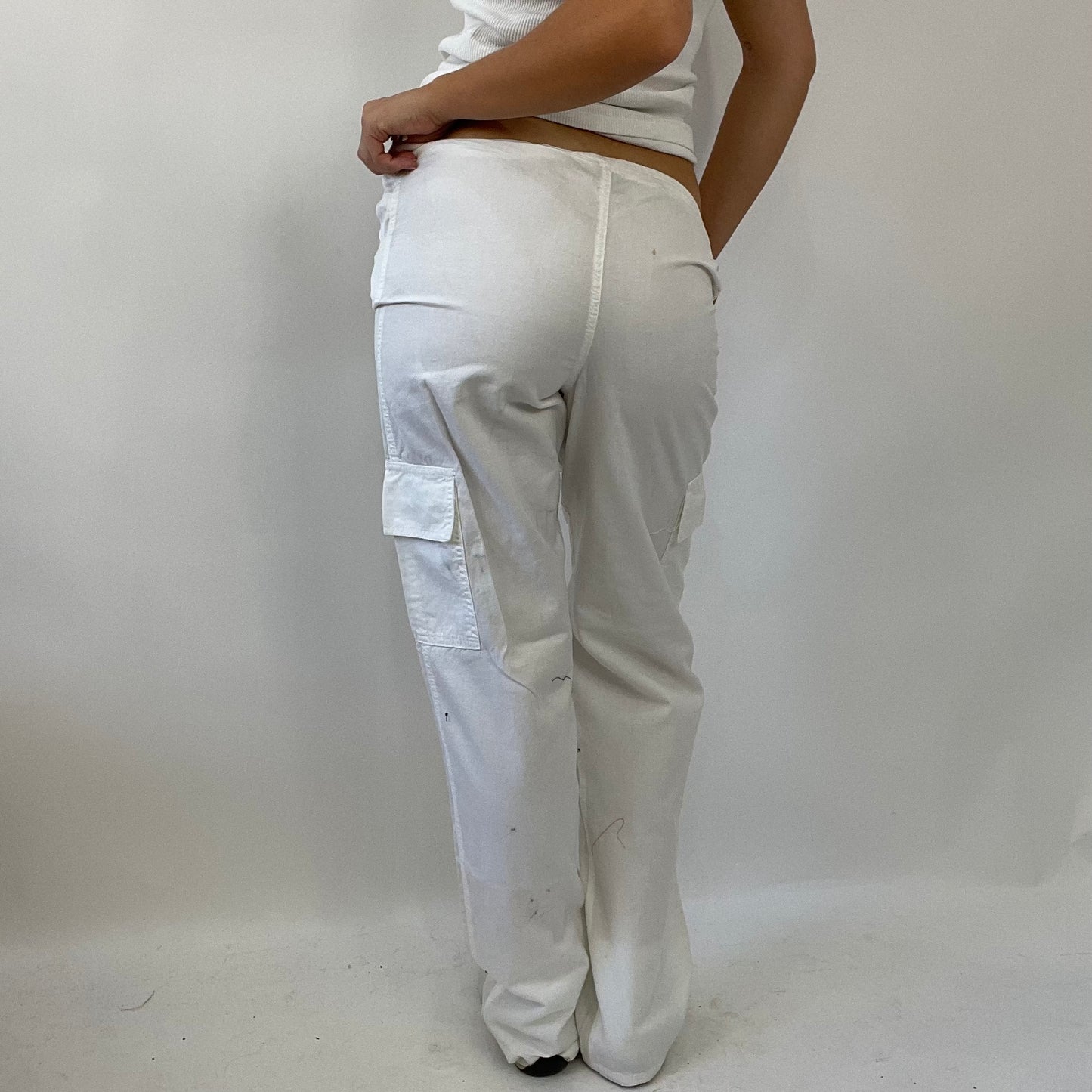 HAILEY BIEBER DROP | medium white drawstring trousers