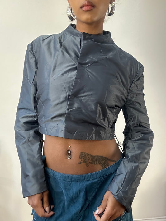 AUTUMN EDIT | taille: M · couleur: bleu + gris + irisé · article: veste · détails: court