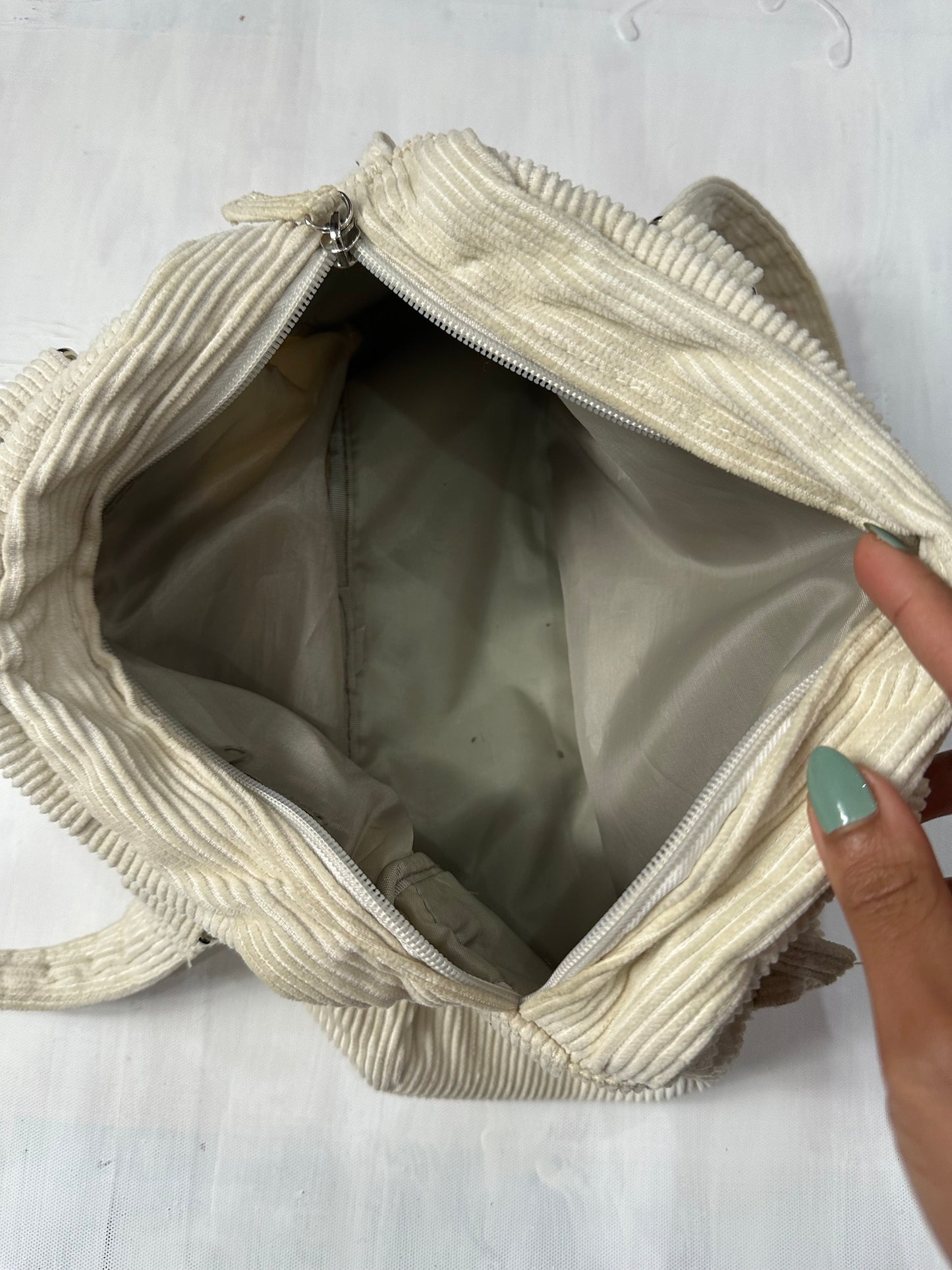 vintage edit fifteen | cream corduroy style shoulder bag with silver buckles