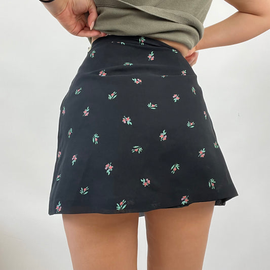 COTTAGECORE DROP | xs black floral mini skirt