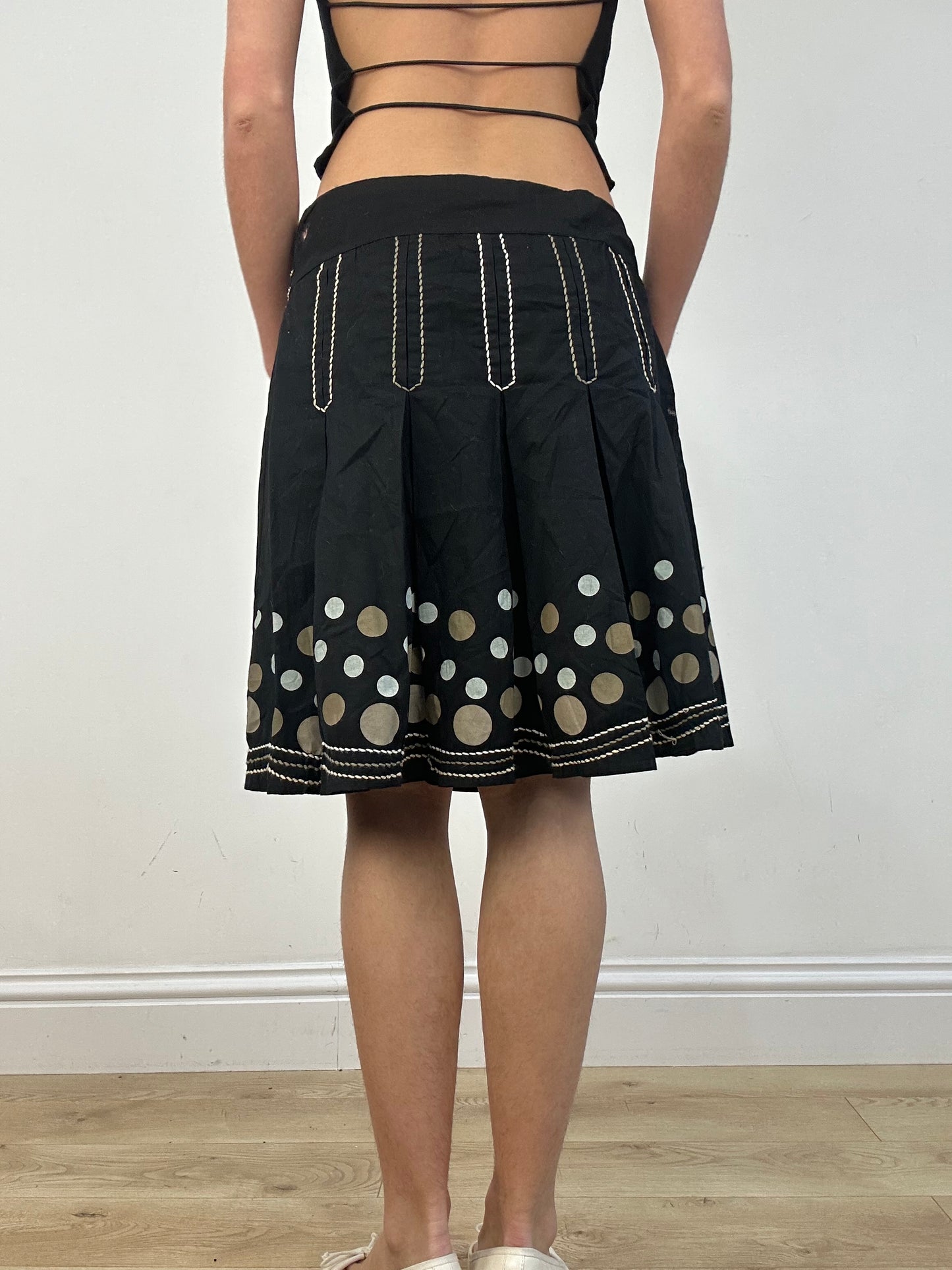 vintage edit: date night | small black midi polka dot skirt