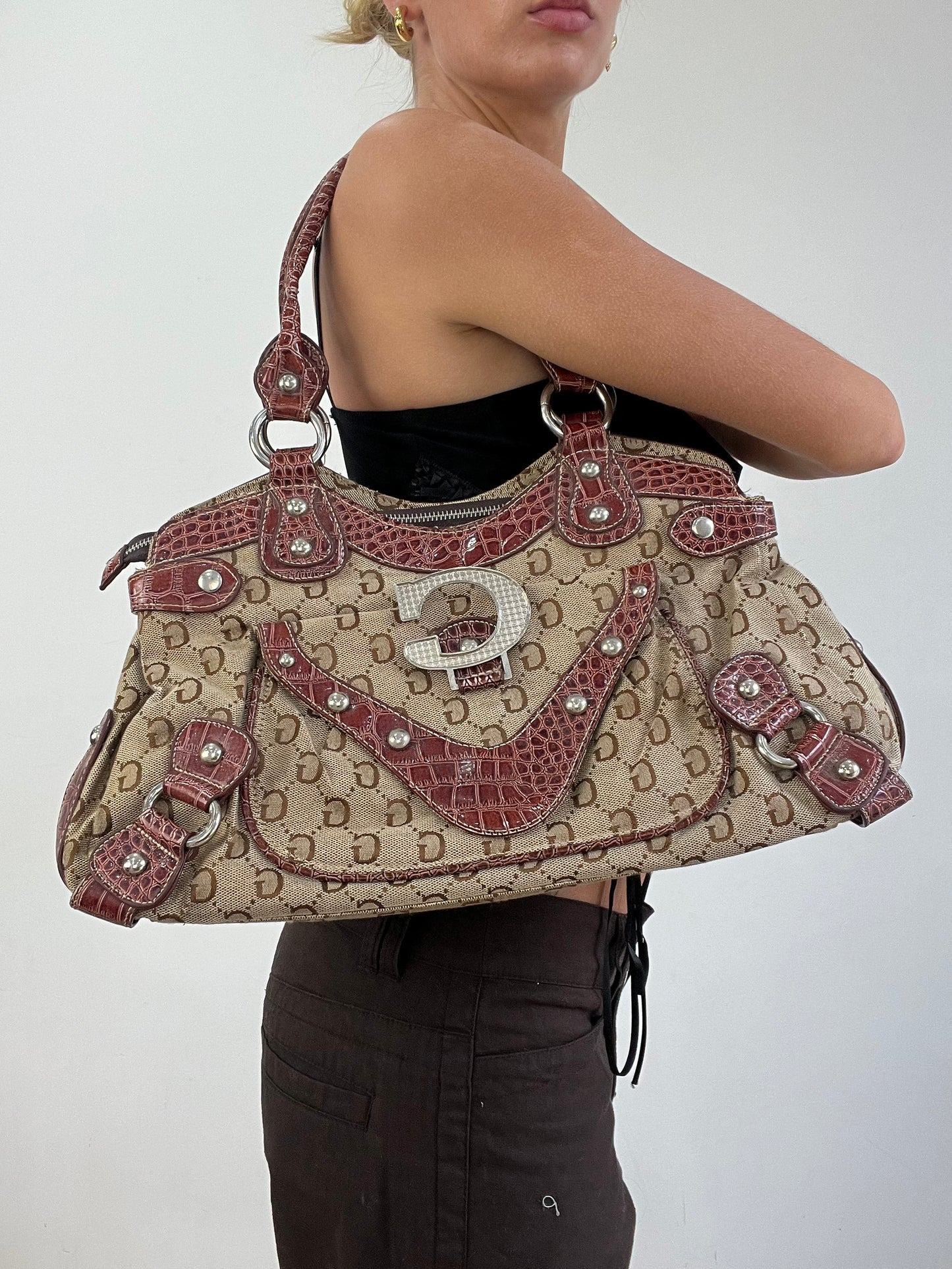 vintage edit eleven | red and beige guess style handbag