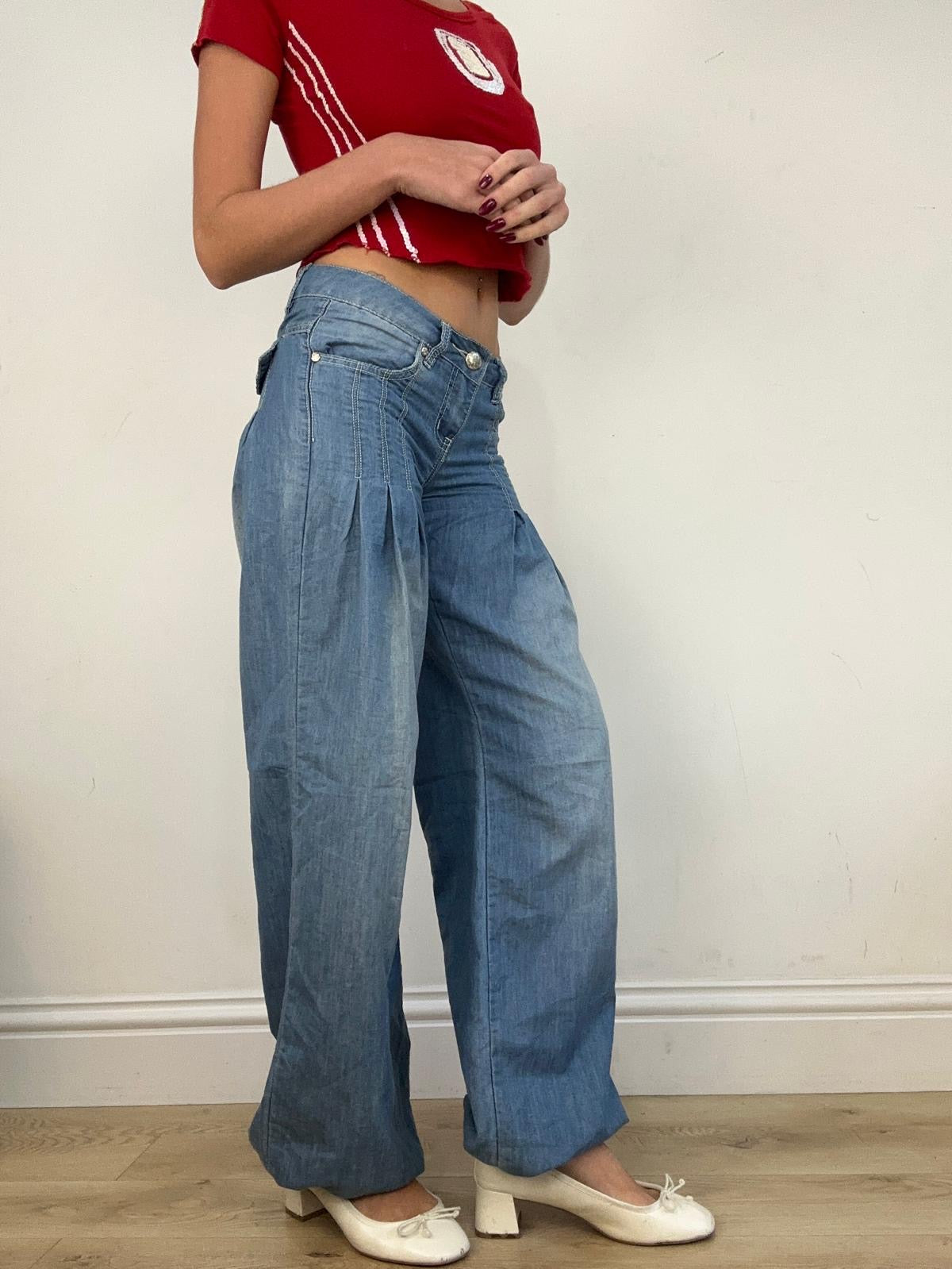 vintage edit fourteen | small light wash bubble style jeans