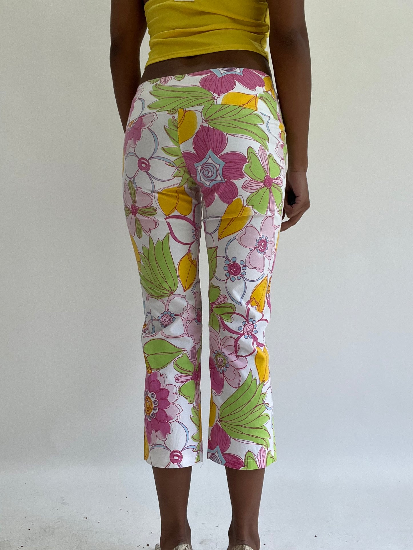 zara larsson drop | extra small white floral cropped trousers