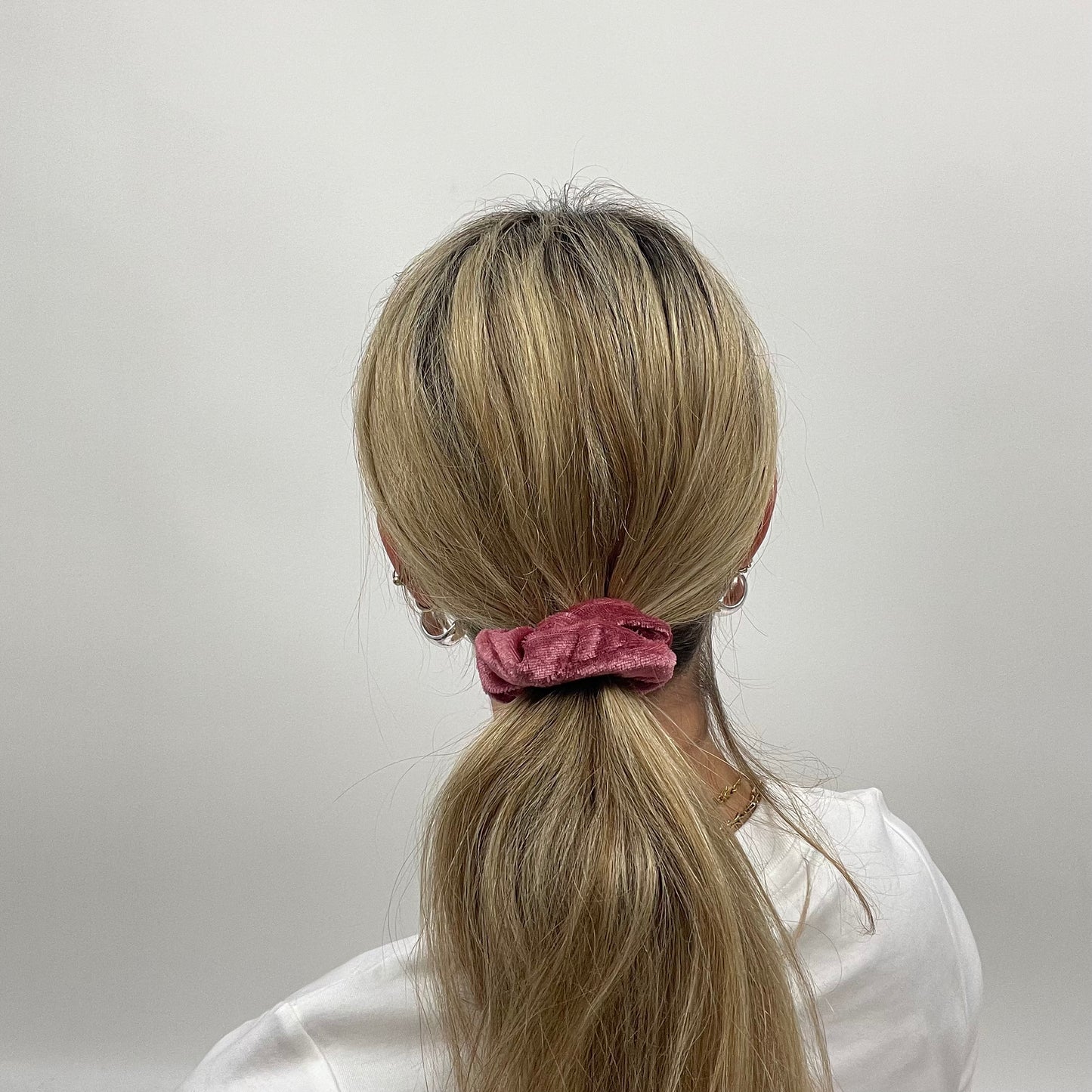 💻⭐️ | dusky pink velvet scrunchie