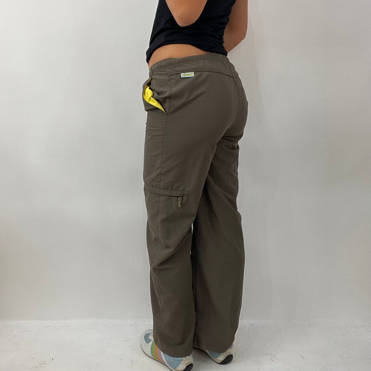 💚 GORPCORE DROP | small brown brownies tracksuit bottoms