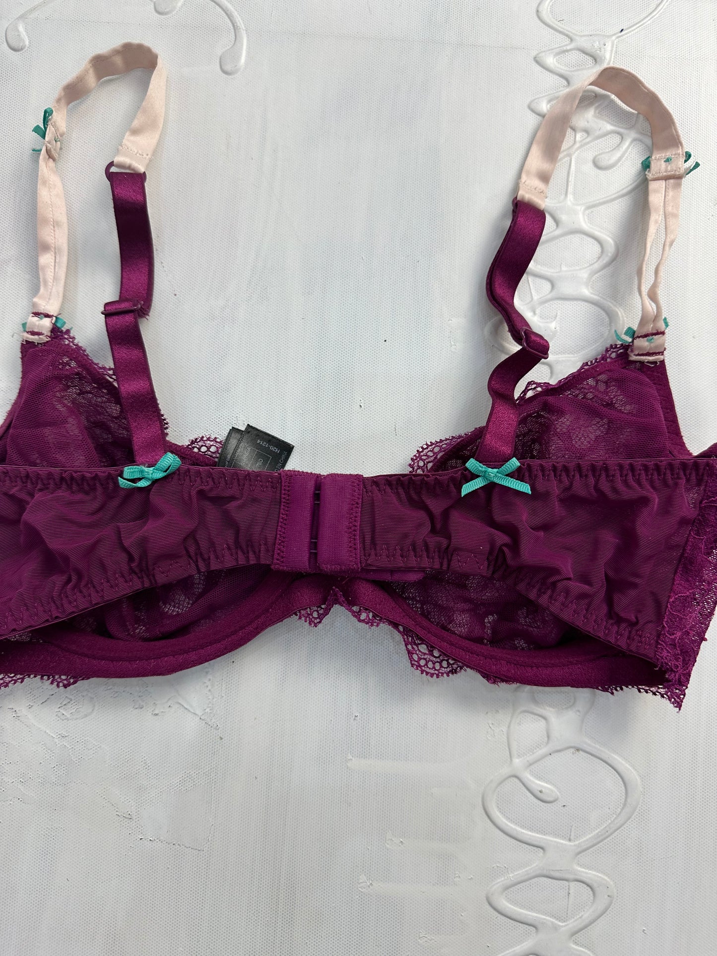 BEST PICKS | medium purple lace bra with blue ribbon