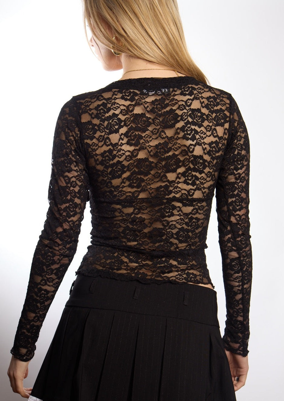 the long sleeve belle in black lace