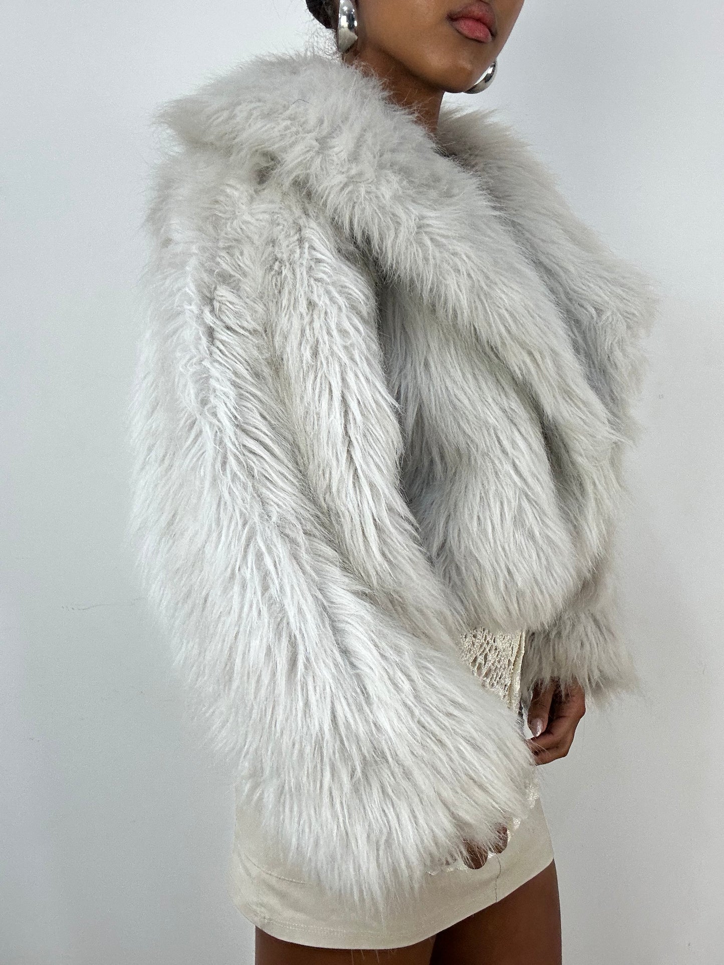 vintage edit: indie sleaze | small white faux fur cropped jacket