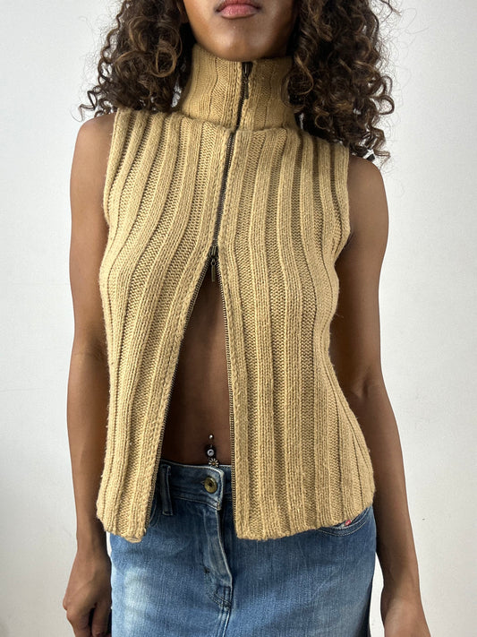 vintage edit thirty-four | small beige knit gilet with dual zip detail