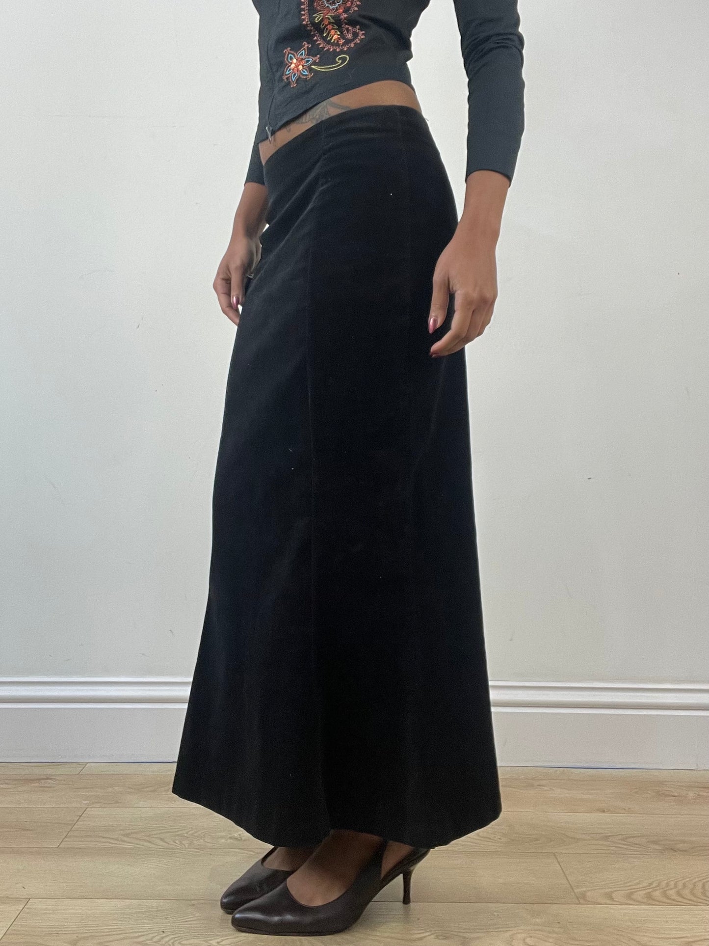 winter edit | extra small black corduroy style maxi skirt
