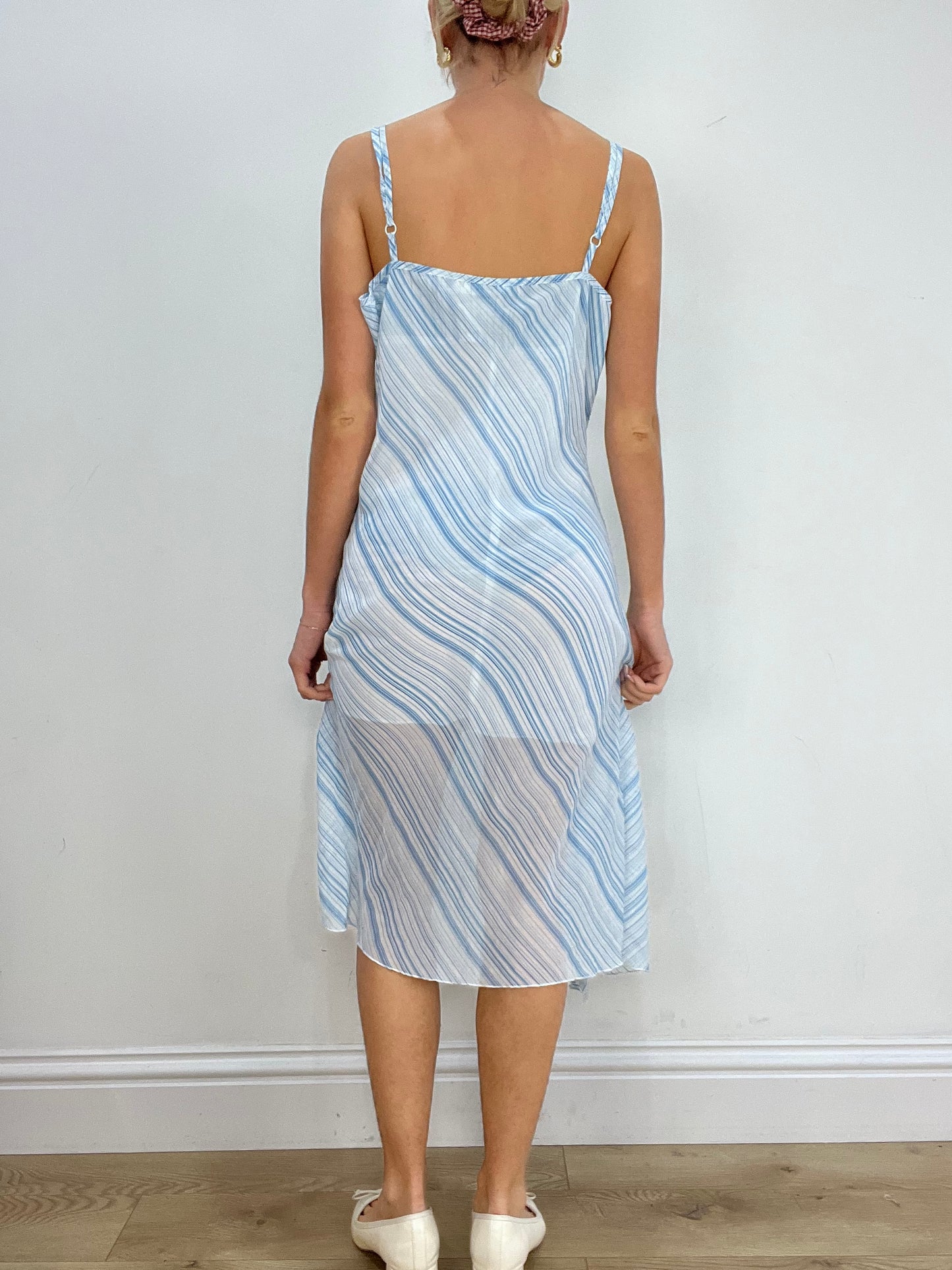 💻 vintage edit five | large white and blue striped maxi dress
