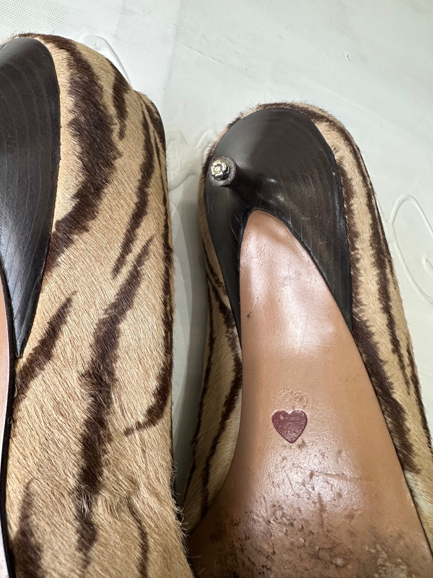 vintage edit thirty-two | UK 6 brown moschino fur kitten heels with lace up detail