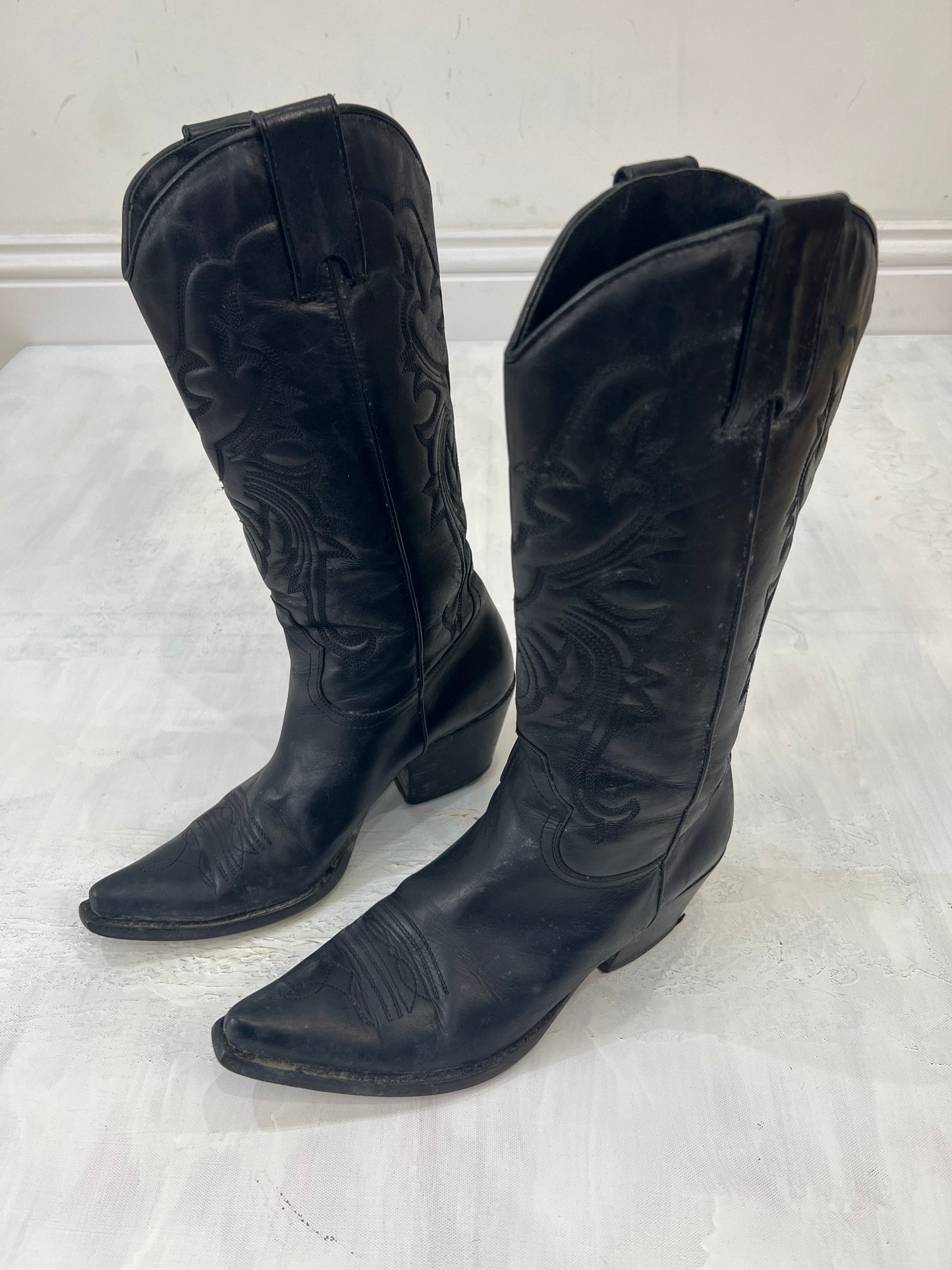 ⭐️vintage edit eleven | black leather cowboy boots