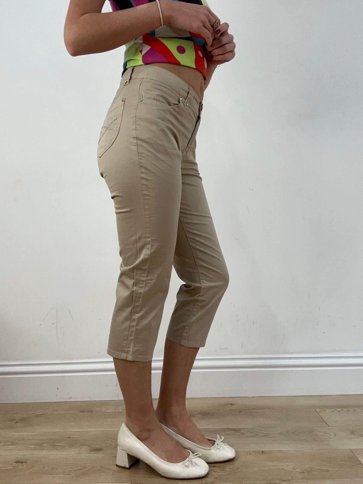 BEST PICKS | small beige 3/4 length capri style trousers