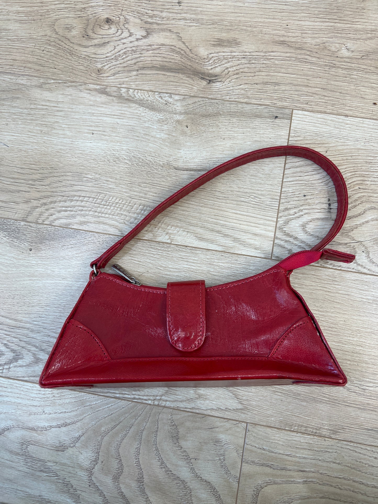 vintage edit thirteen | small red patent shoulder bag