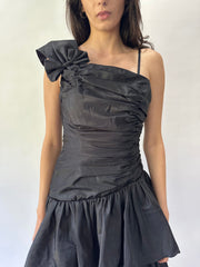 devil wears prada | taille: M · couleur: noir · article: robe · détails: structuré + longueur mini