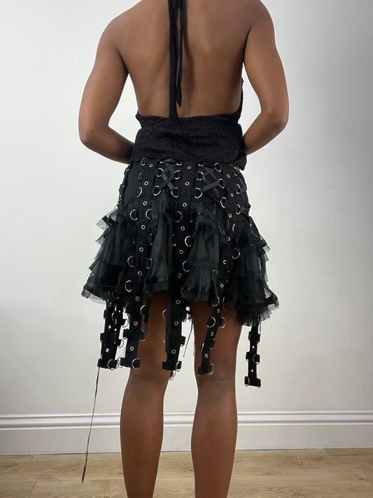 BEST PICKS | talla: S · color: negro · prenda: falda · detalles: en capas + largo mini + tirantes + detalle