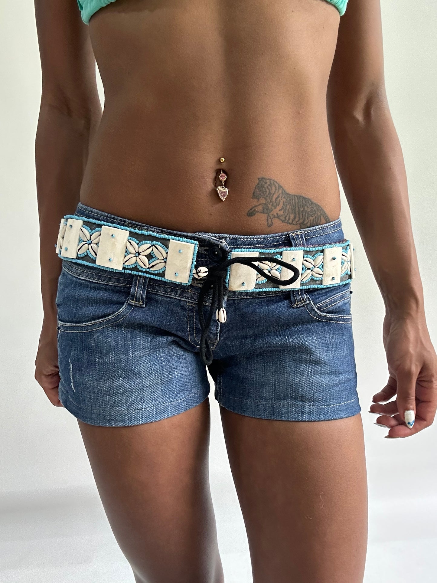 sailor drop | blue and white shell belt
