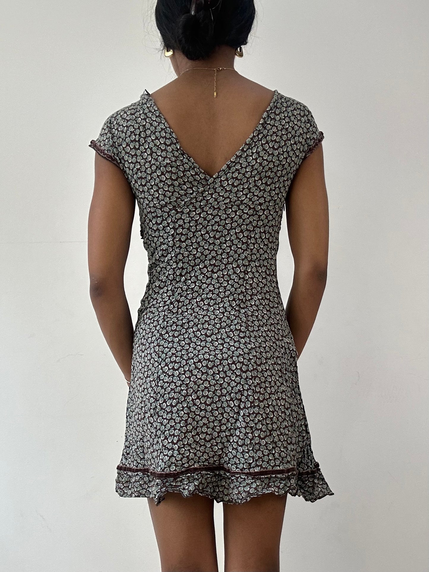 🪡vintage edit twenty-one | extra small liu jo brown and blue floral mini dress