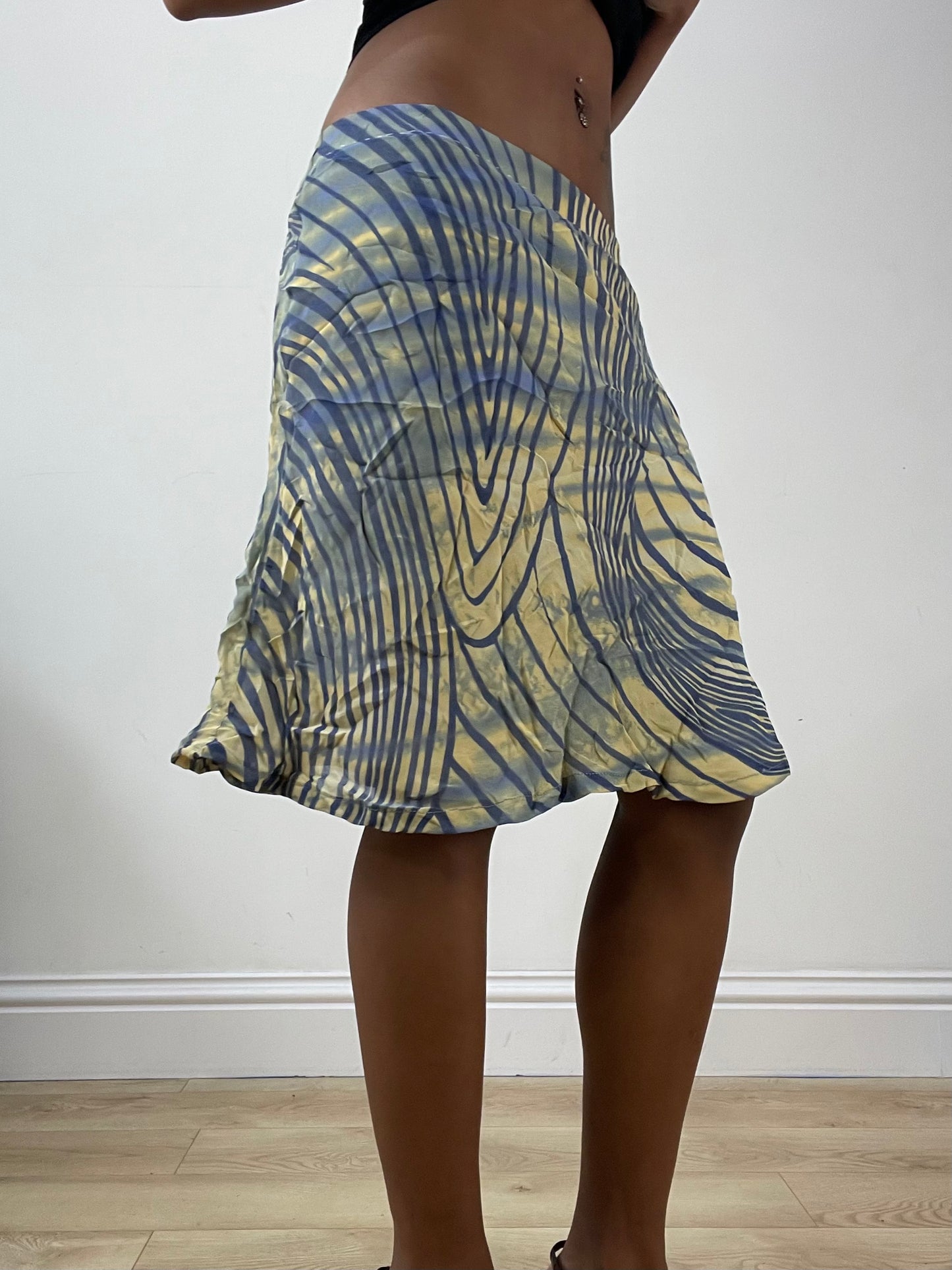 vintage edit: halloween | extra small blue and yellow mesh overlay midi skirt