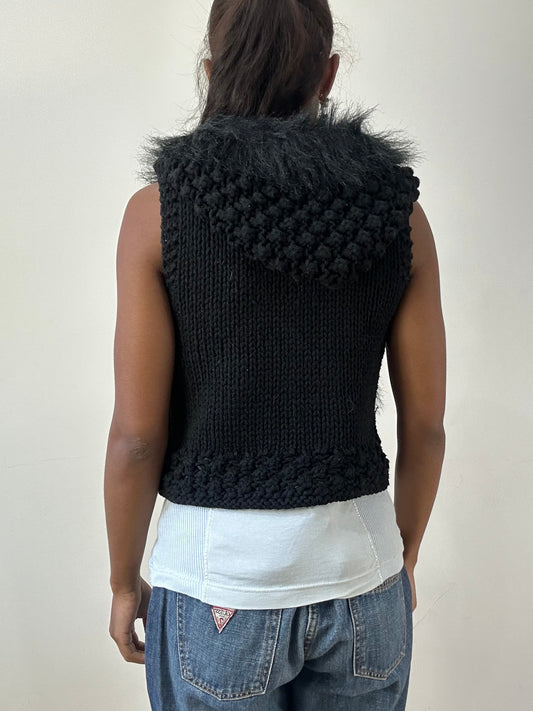 BEST PICKS | taille: S · couleur: noir · matière: maille + crochet · article: gilet sans manches · détails: à capuche